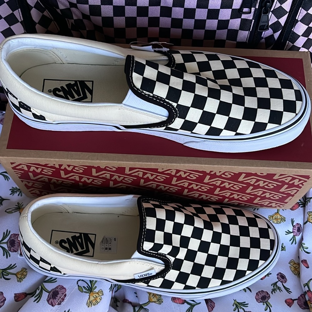 Vans WMNS Classic Slip-On
Biks.Whichckerboard/Wht
VN000EYEBWW
Sneakers - Picture 3 of 16